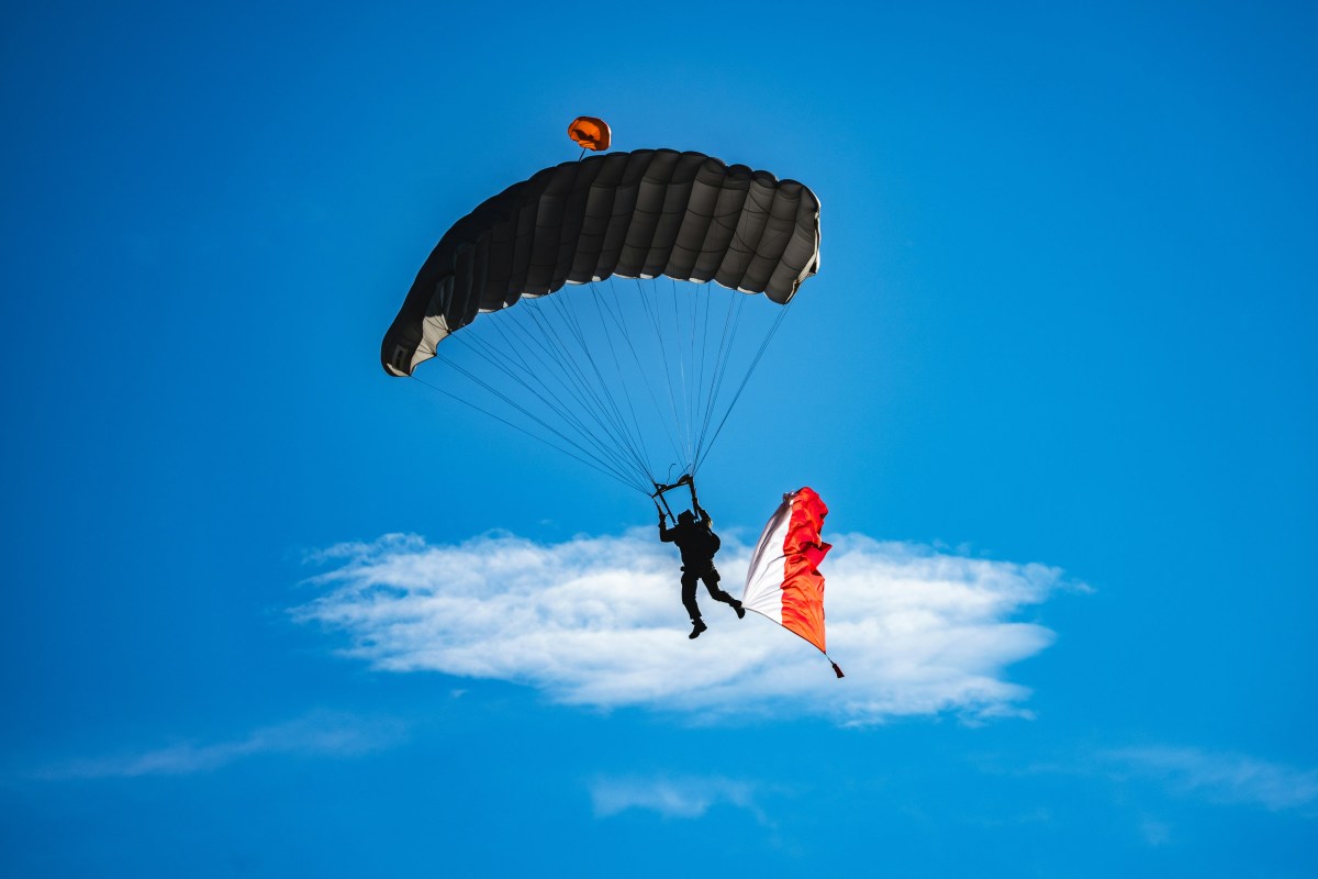 Jump Out of The&nbsp;Airplane!